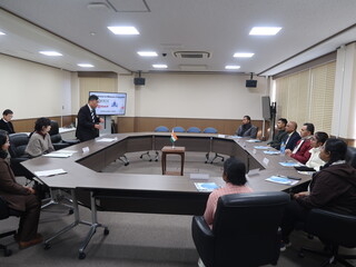 ①表敬訪問の様子